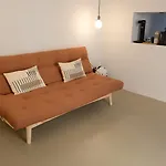 דירה Pause *